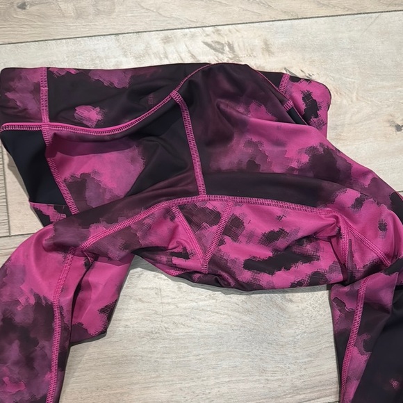 Lululemon Pace Revival Crop Pink and Black Patterned Leggings - Picture 4 of 16